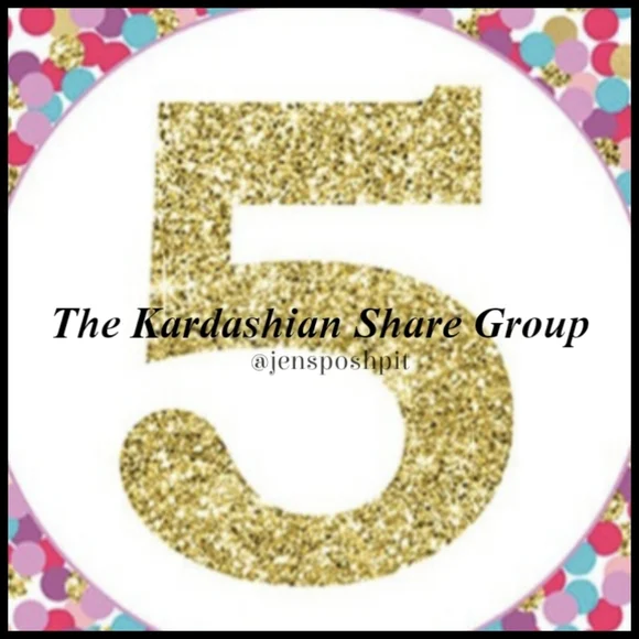4/9 - Thurs - Kardashian Share Group - Picture 15 of 15